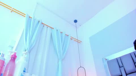 Snapshot of emily_gil1 chatting on 21, 12, 2024 Emi online show from 21, 12, 2024