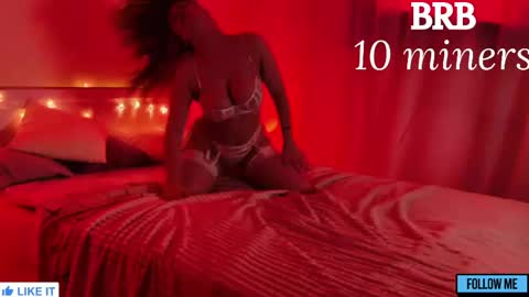 Snapshot of emily_gin chatting on 5, 5, 2026 EMILY online show from 5, 5, 2026