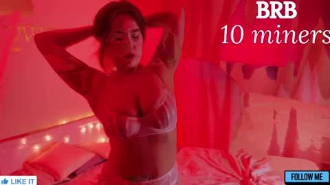 Snapshot of emily_gin chatting on 18, 5, 2026 EMILY online show from 18, 5, 2026