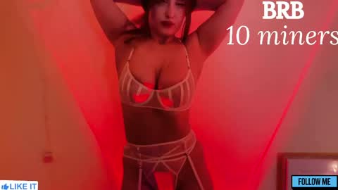 Snapshot of emily_gin chatting on 18, 5, 2026 EMILY online show from 18, 5, 2026