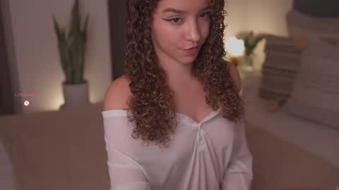 Snapshot of emily_johnson1 chatting on 8, 3, 2026 Juliana online show from 8, 3, 2026