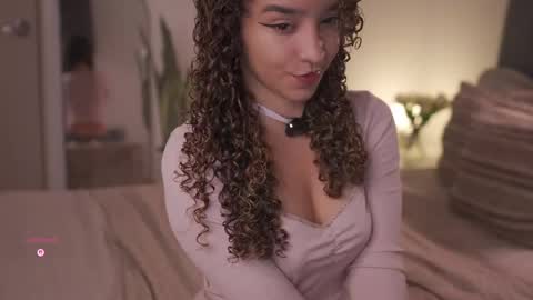 Snapshot of emily_johnson1 chatting on 14, 4, 2026 Juliana online show from 14, 4, 2026