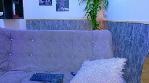 Emily online show from 6, 10, 2025