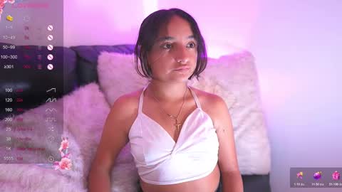 Snapshot of emily_jonexs_ chatting on 5, 3, 2026 mily online show from 5, 3, 2026