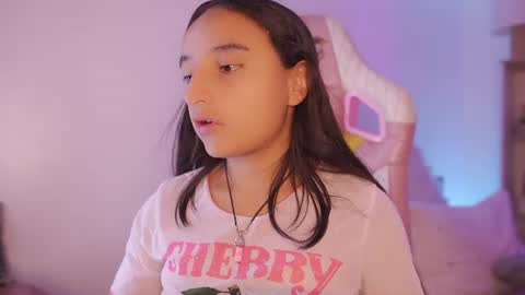 Snapshot of emily_jonexs_ chatting on 12, 6, 2026 mily online show from 12, 6, 2026