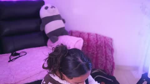Snapshot of emily_jonexs_ chatting on 9, 7, 2026 mily online show from 9, 7, 2026