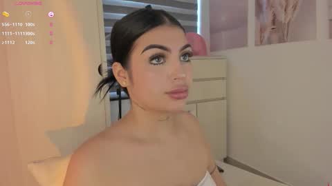 EmilyKenner  Independent model  online show from 28, 10, 2025