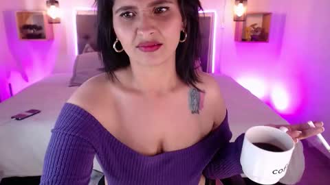 Snapshot of emily_leinn chatting on 30, 9, 2025 E M I L Y  online show from 30, 9, 2025