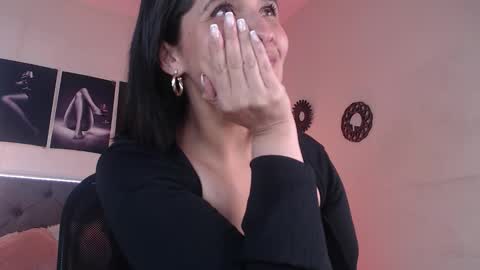 Snapshot of emily_leinn chatting on 14, 10, 2025 E M I L Y  online show from 14, 10, 2025