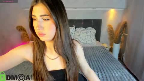 Snapshot of emily_lews chatting on 28, 3, 2026 Emily online show from 28, 3, 2026