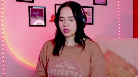 Emily Lindey online show from 27, 6, 2026