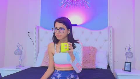 Snapshot of emily_loperaa chatting on 21, 10, 2025 Emily online show from 21, 10, 2025