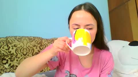 emily_morning_dew online show from 6, 1, 2025
