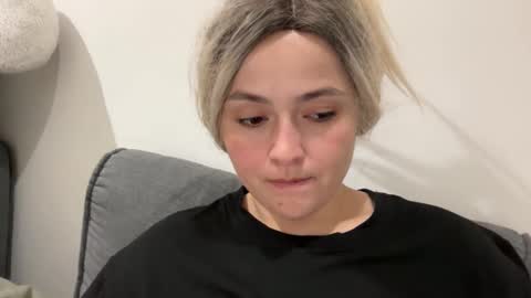 emily_morning_dew online show from 15, 9, 2025