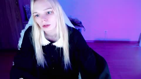 Lia online show from 1, 2, 2025