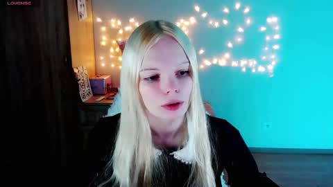 Lia online show from 27, 2, 2025