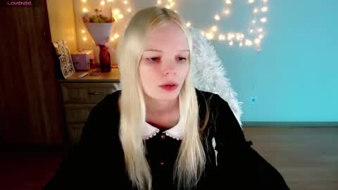 Lia online show from 28, 2, 2025