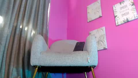 Snapshot of emily_oxx chatting on 10, 6, 2026 Emily online show from 10, 6, 2026