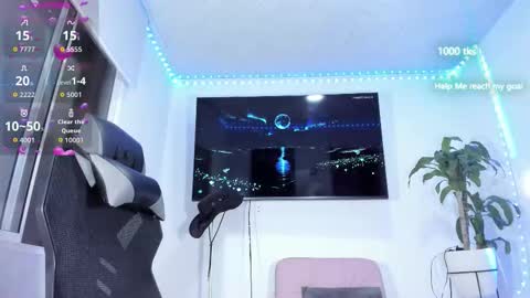 emily_palmeer online show from 1, 12, 2025