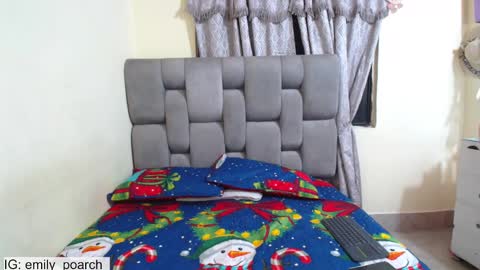 Snapshot of emily_poarch chatting on 23, 12, 2024 emily online show from 23, 12, 2024