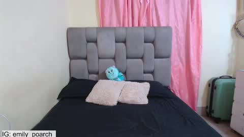 Snapshot of emily_poarch chatting on 16, 1, 2025 emily online show from 16, 1, 2025