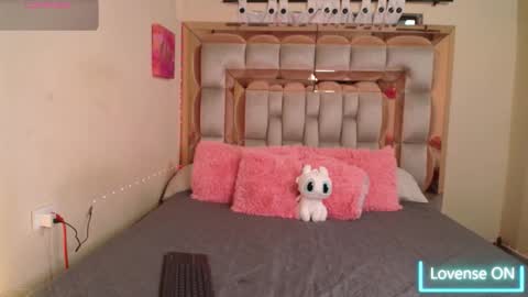 Snapshot of emily_poarch chatting on 15, 10, 2025 emily online show from 15, 10, 2025