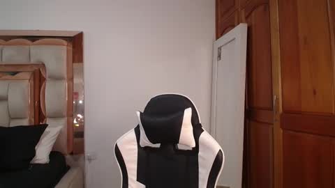 Snapshot of emily_poarch chatting on 22, 3, 2026 emily online show from 22, 3, 2026