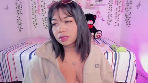 Snapshot of emily_restrepoo chatting on 6, 1, 2025 Emily online show from 6, 1, 2025