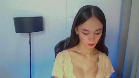 emily_sexyslut online show from 6, 12, 2024