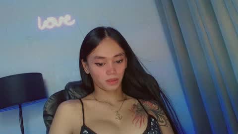 emily_sexyslut online show from 6, 12, 2024