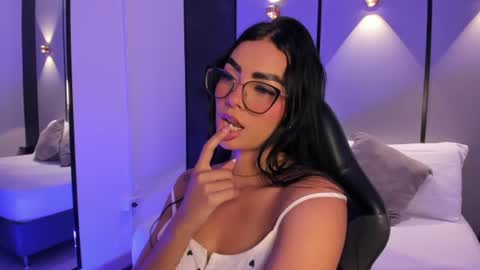 emily_tolson online show from 10, 6, 2026