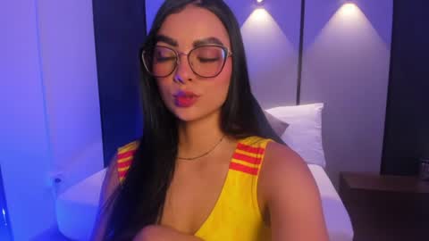 emily_tolson online show from 17, 6, 2026