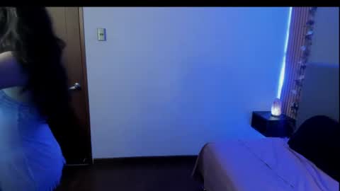 Snapshot of emily_tulip chatting on 22, 6, 2026 Vanesa online show from 22, 6, 2026