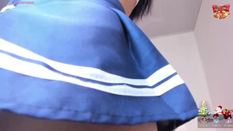 Snapshot of emily_villamil_ chatting on 14, 12, 2025 Emi online show from 14, 12, 2025