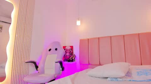 emily_walker4 online show from 2, 3, 2026