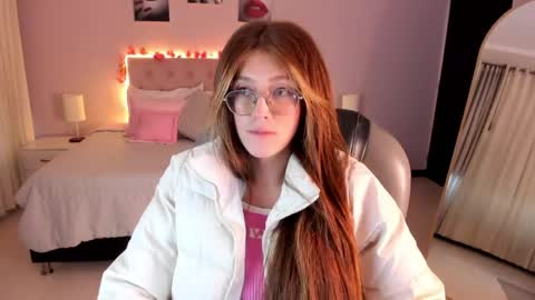 emily_warren__ online show from 29, 4, 2026