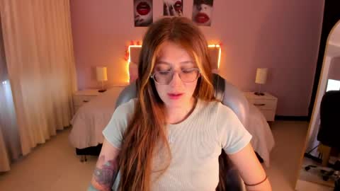 emily_warren__ online show from 30, 4, 2026
