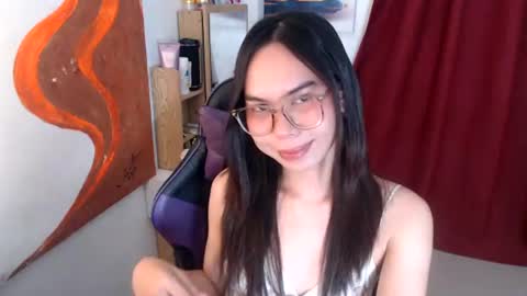emily_xo143 online show from 21, 6, 2026