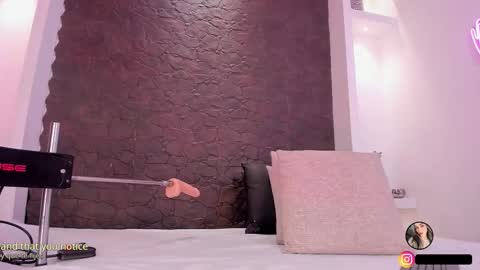 Snapshot of emilyallen_1 chatting on 14, 11, 2025 emilyallen_1 online show from 14, 11, 2025