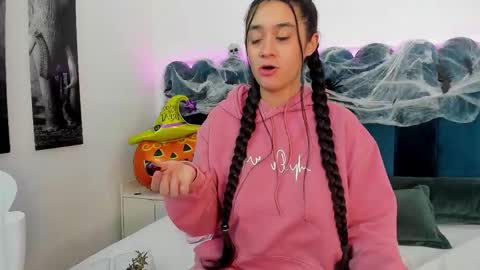 Snapshot of emilyandmarco_ chatting on 24, 10, 2025 Emilyyy online show from 24, 10, 2025