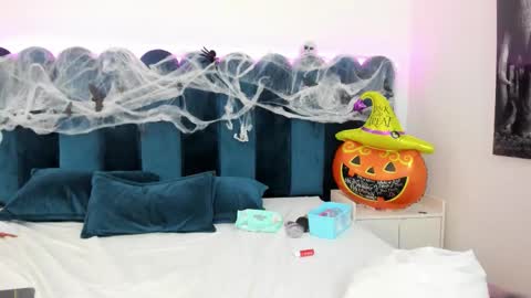 Snapshot of emilyandmarco_ chatting on 1, 11, 2025 Emilyyy online show from 1, 11, 2025