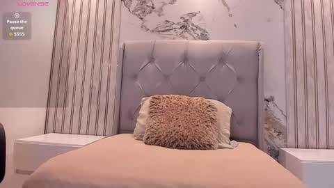  E M Y L Y  online show from 28, 3, 2026