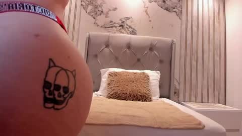  E M Y L Y  online show from 16, 4, 2026