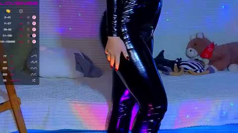 Snapshot of emilyart_ chatting on 1, 2, 2025 artist Emily online show from 1, 2, 2025