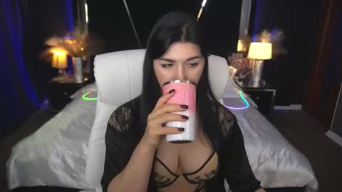 Emy online show from 6, 11, 2025