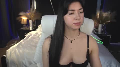 Emy online show from 8, 11, 2025