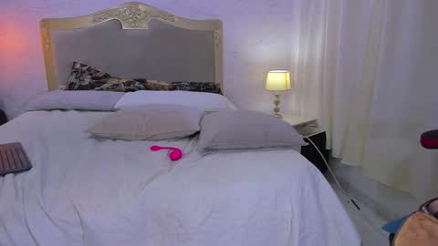 Emily online show from 28, 12, 2024