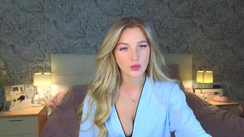 emilydancee online show from 12, 11, 2025