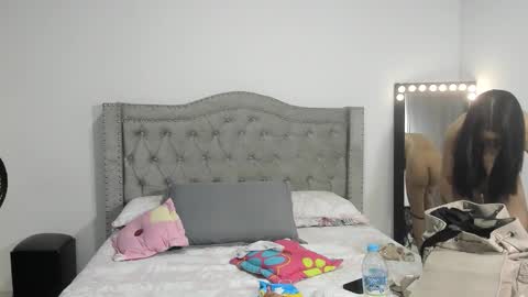 Snapshot of emilydauz chatting on 12, 11, 2025 Camila online show from 12, 11, 2025