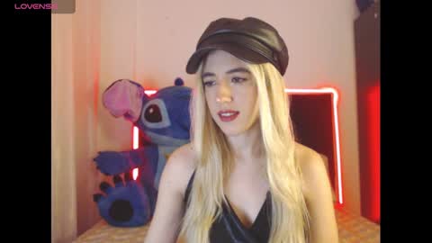 Emily Edwards online show from 3, 2, 2025